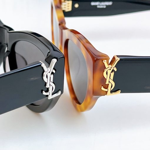 SAINT LAURENT. The temples are decorated with CASSANDRE hinges. Made of metal and acetate. In an irregular shape. Women's sunglasses. In tortoiseshell color. - Image 5