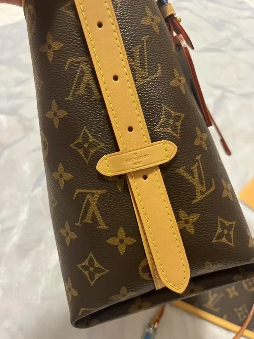 Louis Vuitton Monogram - Image 8