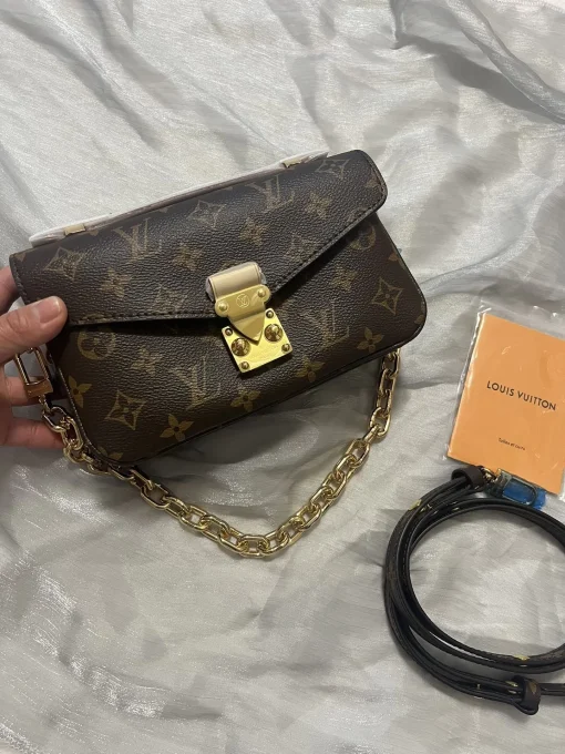 Pochette Metis East West