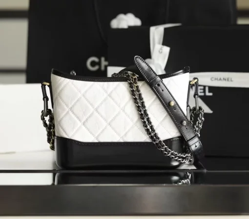 Chanel Gabrielle Hobo Bag in White - Image 4