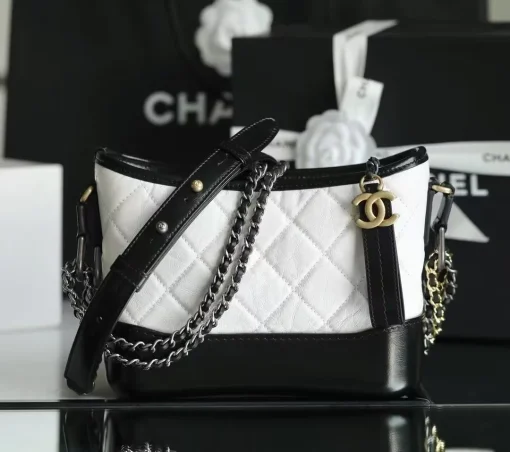Chanel Gabrielle Hobo Bag in White - Image 8