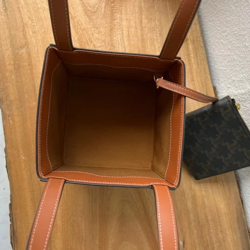 CELINE Triomphe Medium Cube Bag - Image 3