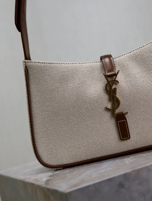 YSL LE 5 À 7 HOBO BAG WITH BLACK HARDWARE - Image 2