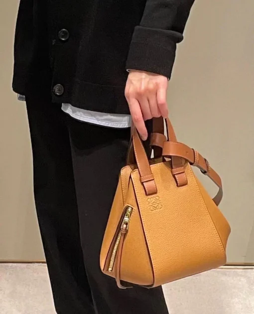 LOEWE Hammock Small Tan Calfskin Multifunctional Shoulder Bag - Image 6