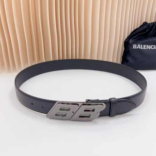 Balenciaga. A simple cowhide leather belt for men from Balenciaga, in black color, 3.5 cm wide.