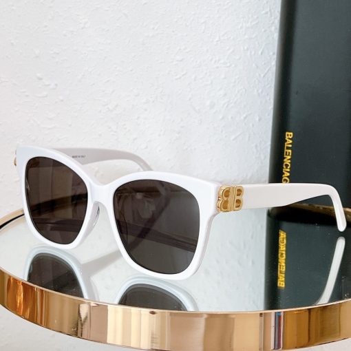 Balenciaga. Acetate round-frame sunglasses. In white. - Image 4