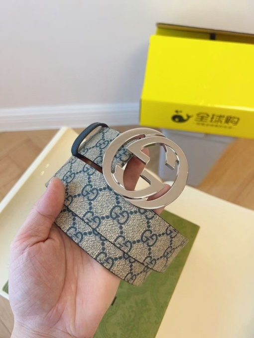 GUCCI Gucci Double G Embossed Smooth Buckle Belt, made of cowhide, for men. In beige-blue color, 4 cm wide. - Image 3
