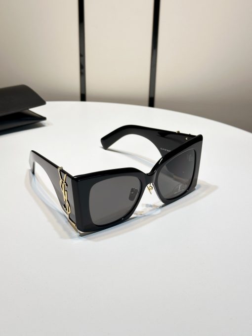 SAINT LAURENT