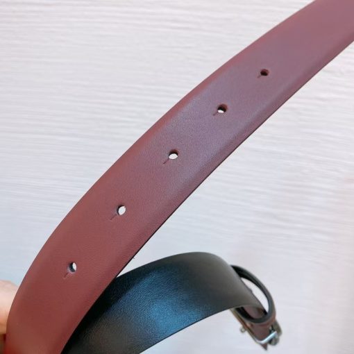 CHANEL 24CC belt with a silver-finished logo buckle, made of brass metal. It is a double-sided calfskin belt available in black and burgundy colors, with a width of 3.0 cm. - Image 2