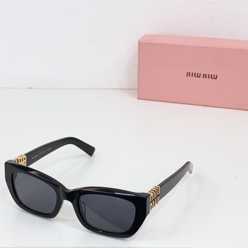 MIU MIU. Logo on the temple. Acetate frame. - Image 10