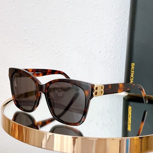Balenciaga. Acetate round-frame sunglasses. In white. - Image 7