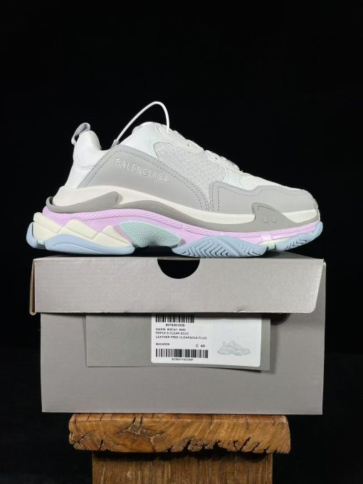 Balenciaga  Triple S - Image 9