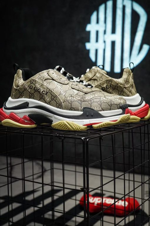 Balenciaga  Triple S