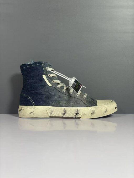Balenciaga - Image 9