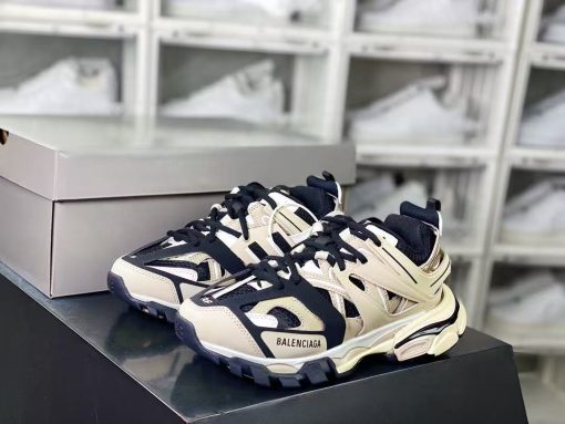 Balenciaga - Image 2