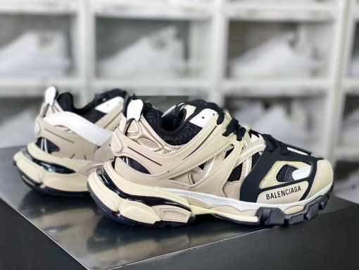 Balenciaga - Image 3